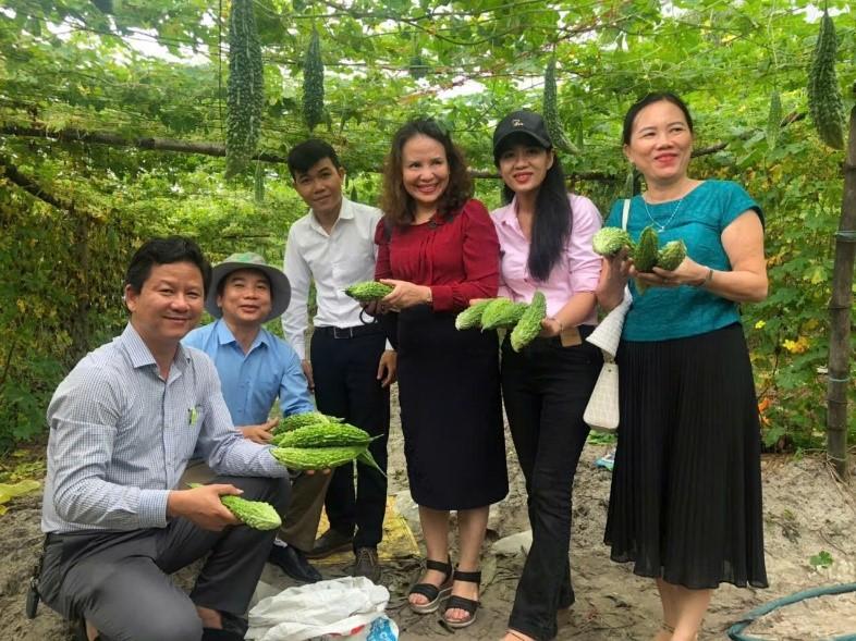 Khuyến nông đẩy mạnh cải cách hành chính, thúc đẩy phát triền sản xuất hỗ trợ tiêu thụ nông sản...