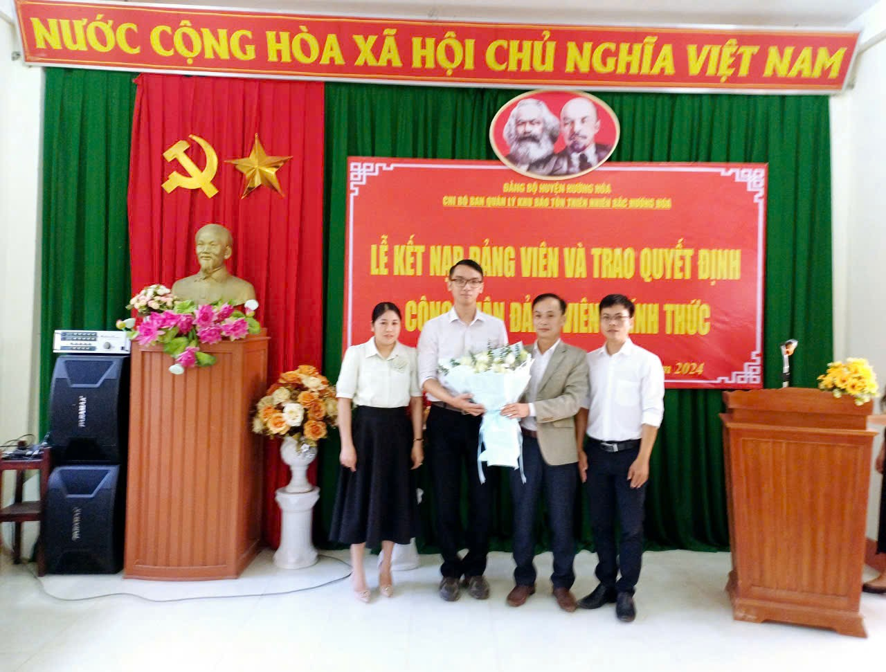 CHI BỘ BQL KHU BẢO TỒN THIÊN NHIÊN BẮC HƯỚNG HÓA TỔ CHỨC LỄ KẾT NẠP ĐẢNG VIÊN VÀ TRAO QUYẾT ĐỊNH...