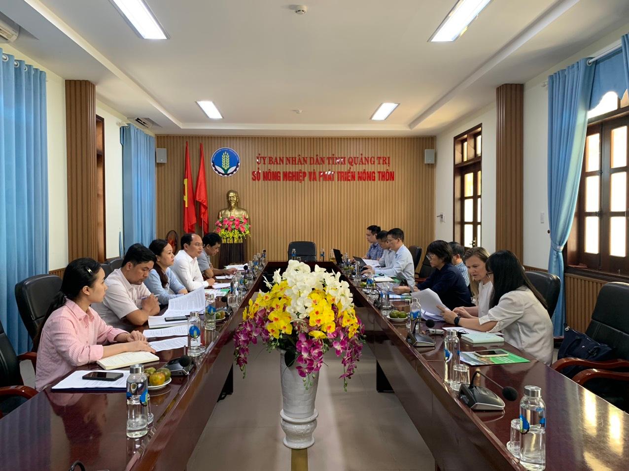 Quỹ Bảo vệ và Phát triển rừng tỉnh Quảng Trị làm việc với Đoàn công tác đánh giá giữa kỳ ERPA của...